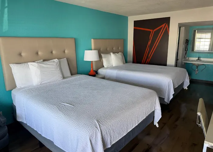 Howard Johnson By Wyndham Ft. Myers Fl